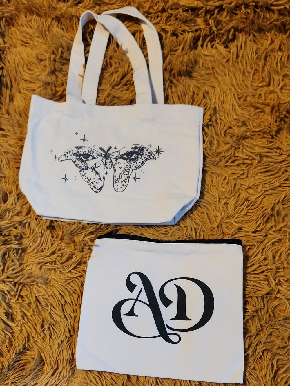 Appledoll White Canvas Mini Tote and Makeup Bag Set with Black Graphic